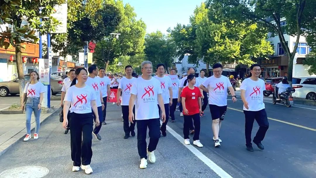 省體育局“送體育下鄉”，奧運冠軍為大康二代智能健身路徑啟用揭幕！
